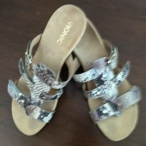 Vionic sandals in snakeskin look size 9
